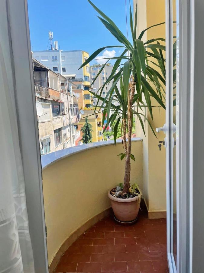 Central City Apartment Тирана Экстерьер фото